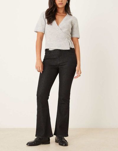 ASOS DESIGN ASOS DESIGN cropped kick flare jeans in black ecru-Blue