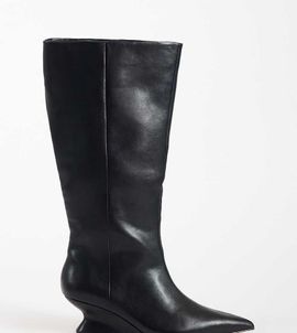ASOS DESIGN ASOS DESIGN Curve Cinder wedge pull on knee boots in black