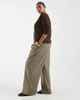 ASOS DESIGN ASOS DESIGN Curve tailored low rise slouchy pants in beige houndstooth-Neutral - 2