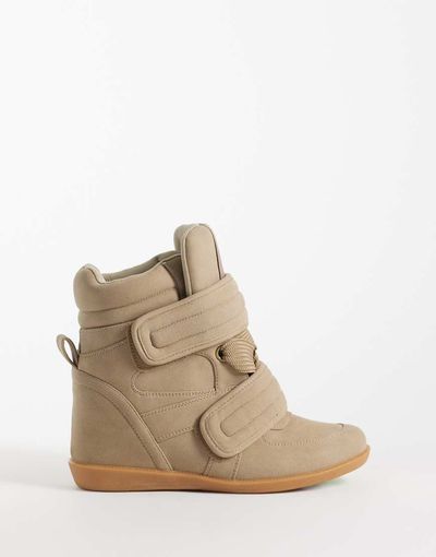 ASOS DESIGN ASOS DESIGN Dahlia high top wedge sneakers in beige-Neutral