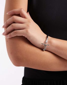 ASOS DESIGN ASOS DESIGN delicate bracelet with loop through design in silver tone