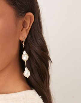 ASOS DESIGN ASOS DESIGN drop hoop earrings with faux freshwater pearl drops in gold tone