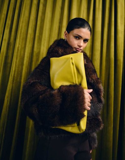 ASOS DESIGN ASOS DESIGN elongated clutch bag in chartreuse-Yellow