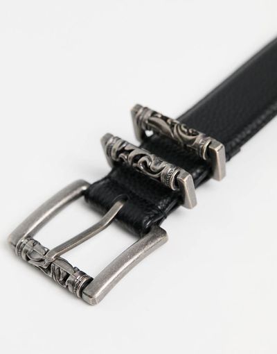 ASOS DESIGN ASOS DESIGN faux leather pebbled belt with engraved burnished buckles in black