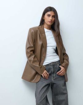 ASOS DESIGN ASOS DESIGN faux leather relaxed blazer in toffee-Brown