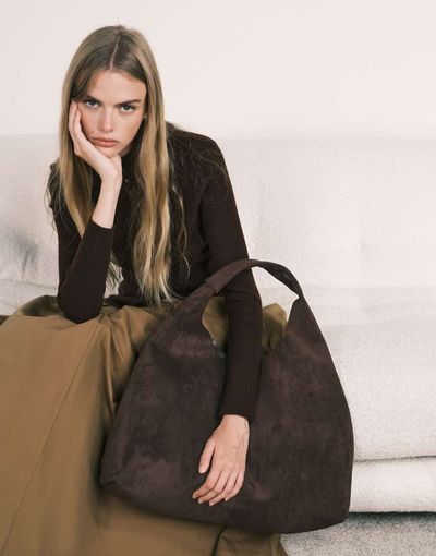 ASOS DESIGN ASOS DESIGN faux suede scoop tote bag in chocolate-Brown