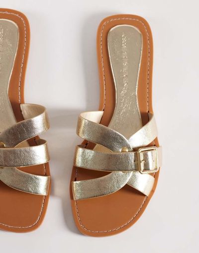 ASOS DESIGN ASOS DESIGN Feature interlocking flat sandals in gold