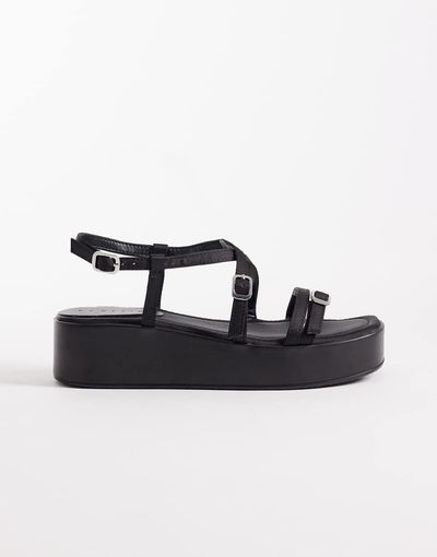ASOS DESIGN ASOS DESIGN Fleetwood strappy flat sandals in black