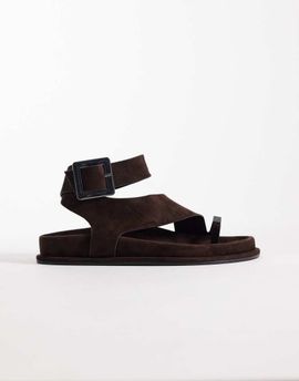 ASOS DESIGN ASOS DESIGN Fletcher footbed sandals with metal toe loop in chocolate-Brown