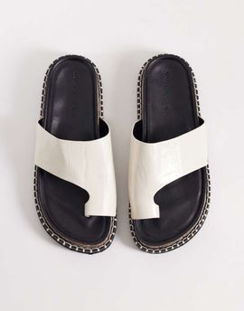 ASOS DESIGN ASOS DESIGN Floris toe loop flat sandals in off-white croc