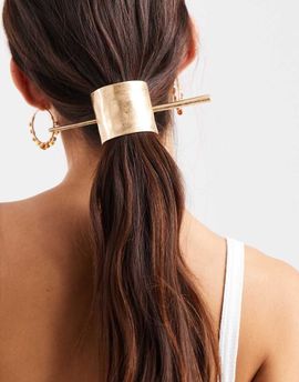 ASOS DESIGN ASOS DESIGN hair pin in textured brushed gold tone
