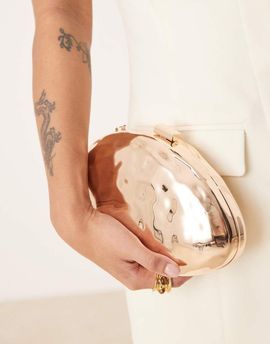 ASOS DESIGN ASOS DESIGN hard case hammered abstract clutch bag with cross body chain in gold