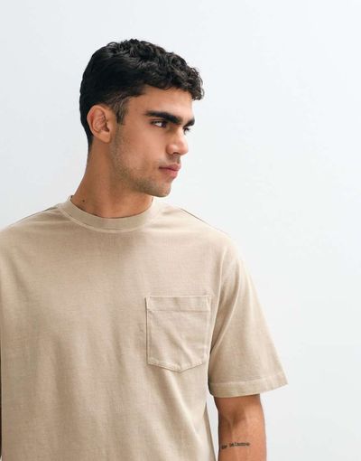 ASOS DESIGN ASOS DESIGN heavyweight relaxed T-shirt with pocket in washed beige-Neutral