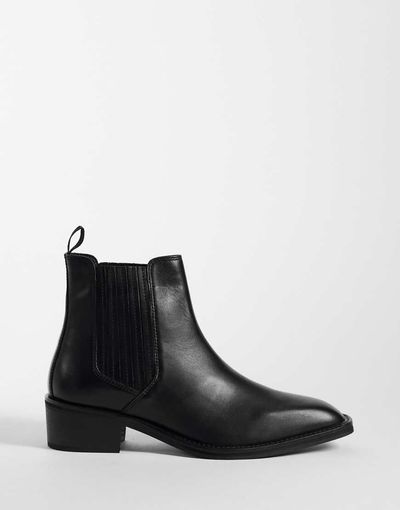 ASOS DESIGN ASOS DESIGN heeled chelsea boots with concealed gusset in black leather