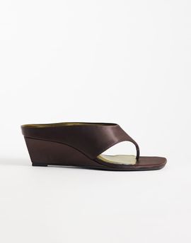 ASOS DESIGN ASOS DESIGN Hendrix toe thong wedge in chocolate-Brown