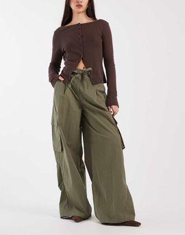 ASOS DESIGN ASOS DESIGN horseshoe laundered cargo pants in khaki-Green