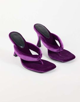 ASOS DESIGN ASOS DESIGN Huddle padded toe thong heeled sandals in purple velvet