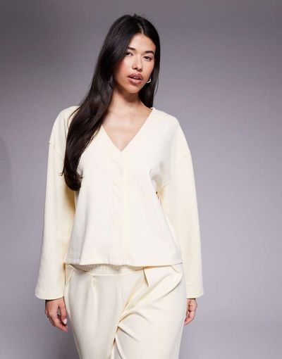 ASOS DESIGN ASOS DESIGN interlock v-neck long sleeve cropped cardigan in cream - part of a set-White