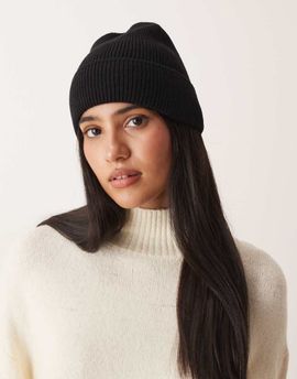 ASOS DESIGN ASOS DESIGN knit fine-gauge wool blend beanie in black