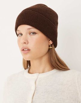 ASOS DESIGN ASOS DESIGN knit fine gauge wool beanie in chocolate-Brown