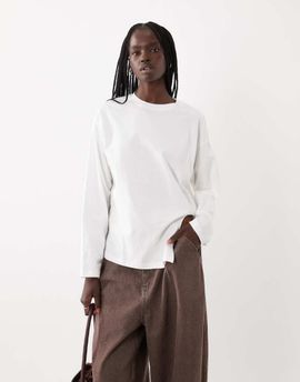 ASOS DESIGN ASOS DESIGN Knotted hem detail crew neck long sleeve top in ecru-White