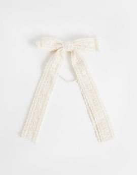 ASOS DESIGN ASOS DESIGN lace hair bow in ivory-White