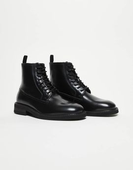 ASOS DESIGN ASOS DESIGN lace up boots in black leather with cleated soles