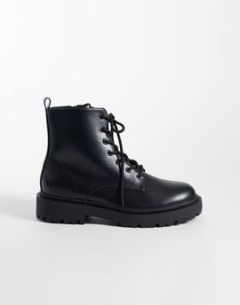 ASOS DESIGN ASOS DESIGN lace up boots with chunky sole in black