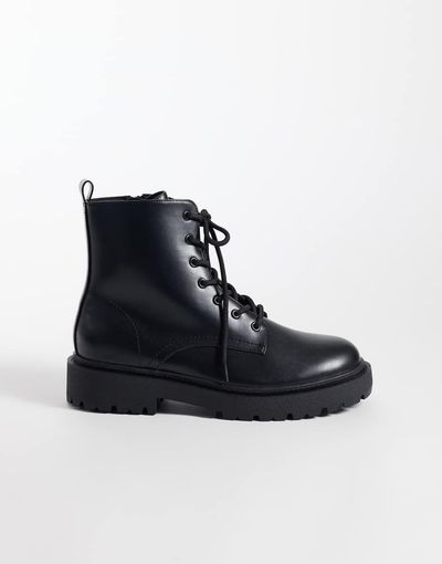 ASOS DESIGN ASOS DESIGN lace up boots with chunky sole in black