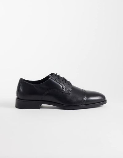 ASOS DESIGN ASOS DESIGN lace up brogues with toe cap in black leather
