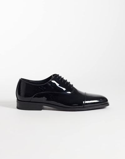 ASOS DESIGN ASOS DESIGN lace up oxford shoes with toe cap in black patent
