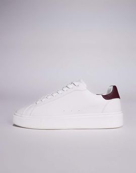 ASOS DESIGN ASOS DESIGN lace up sneakers in white with burgundy notch