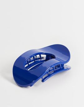 ASOS DESIGN ASOS DESIGN large oval hair claw clip in blue