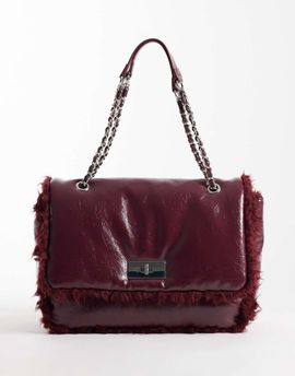 ASOS DESIGN ASOS DESIGN large patent and fur mix shoulder bag-RED