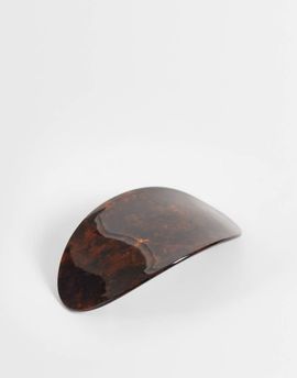 ASOS DESIGN ASOS DESIGN Large tort oval barrette clip-Brown