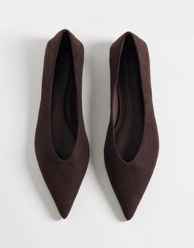 ASOS DESIGN ASOS DESIGN Lari pointed ballet flats in chocolate suedette-Brown