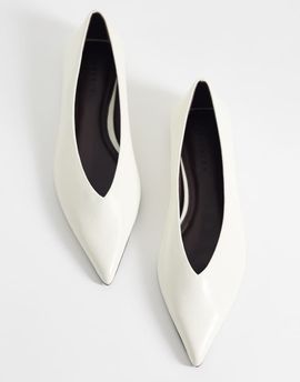 ASOS DESIGN ASOS DESIGN Lari pointed ballet flats in off white