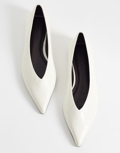 ASOS DESIGN ASOS DESIGN Lari pointed ballet flats in off white