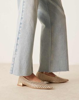 ASOS DESIGN ASOS DESIGN Lavinia heeled ballet shoes in gold weave