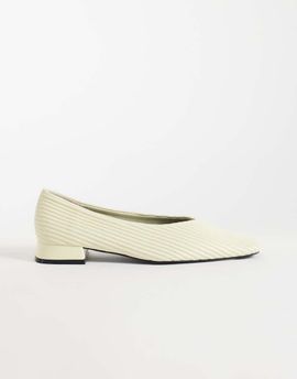 ASOS DESIGN ASOS DESIGN Lemonade chisel toe ruched ballet flats in buttermilk-Yellow