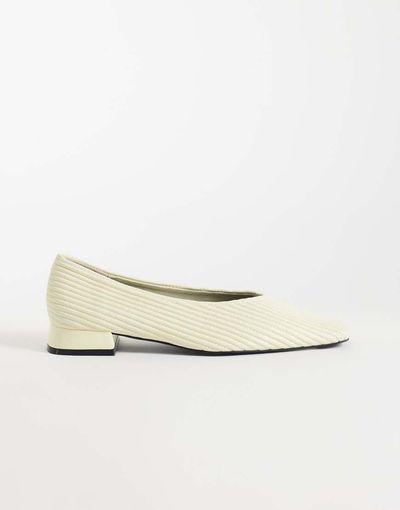 ASOS DESIGN ASOS DESIGN Lemonade chisel toe ruched ballet flats in buttermilk-Yellow