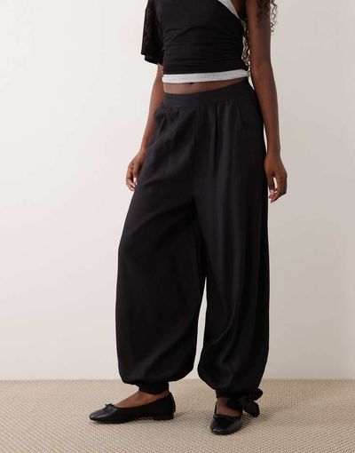 ASOS DESIGN ASOS DESIGN linen blend balloon pants in black - part of a set