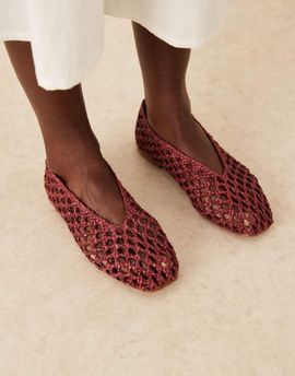 ASOS DESIGN ASOS DESIGN Linus clean ballet flats in burgundy weave-Red