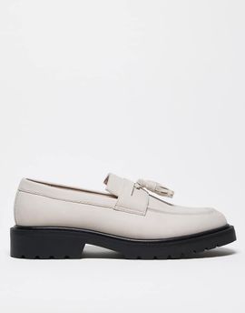 ASOS DESIGN ASOS DESIGN loafers in stone with tassel-Neutral