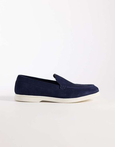 ASOS DESIGN ASOS DESIGN loafers with white sole in navy suede