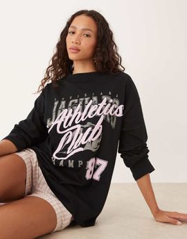 ASOS DESIGN ASOS DESIGN long sleeve skater tee with athletics club graphic in black