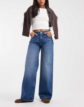 ASOS DESIGN ASOS DESIGN low rise wide leg jeans in mid wash-Blue