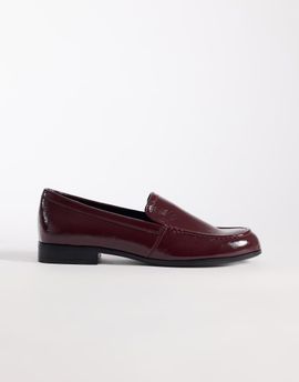 ASOS DESIGN ASOS DESIGN Melva clean round toe loafers in burgundy-Red