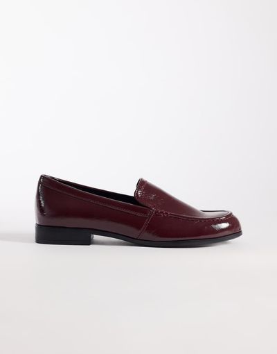 ASOS DESIGN ASOS DESIGN Melva clean round toe loafers in burgundy-Red