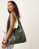 ASOS DESIGN ASOS DESIGN metal hardware tote bag in dark green - 3